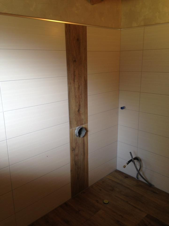 Badezimmer nach der Fliesenverlegung durch die Fliesenprofi Martin Danzl GmbH